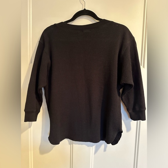 Uniqlo Waffle Crew Neck Shirt - Picture 3 of 3
